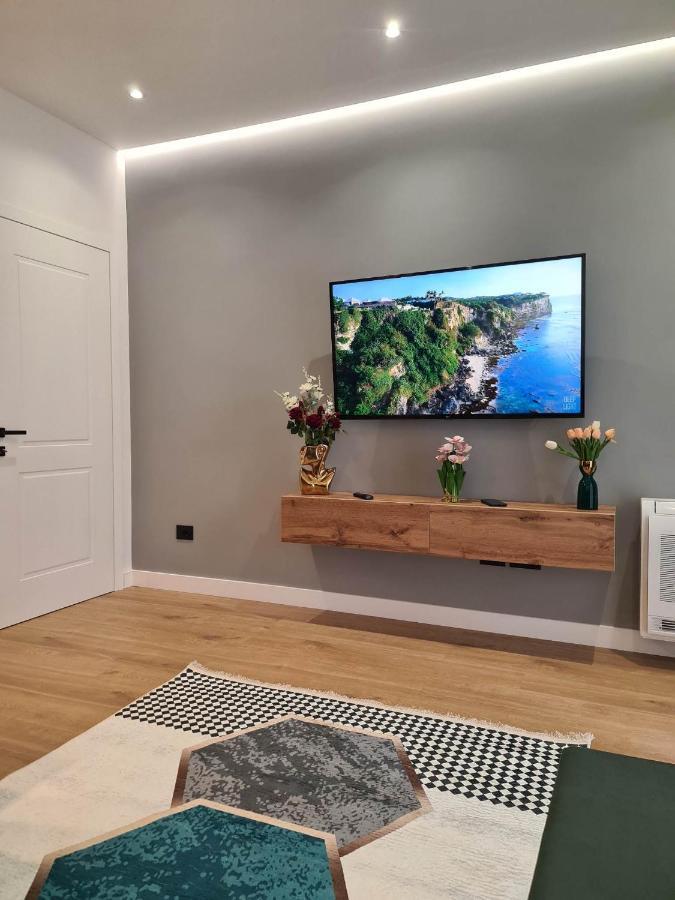 Grey Luxury Apartment Gjirokastër Buitenkant foto